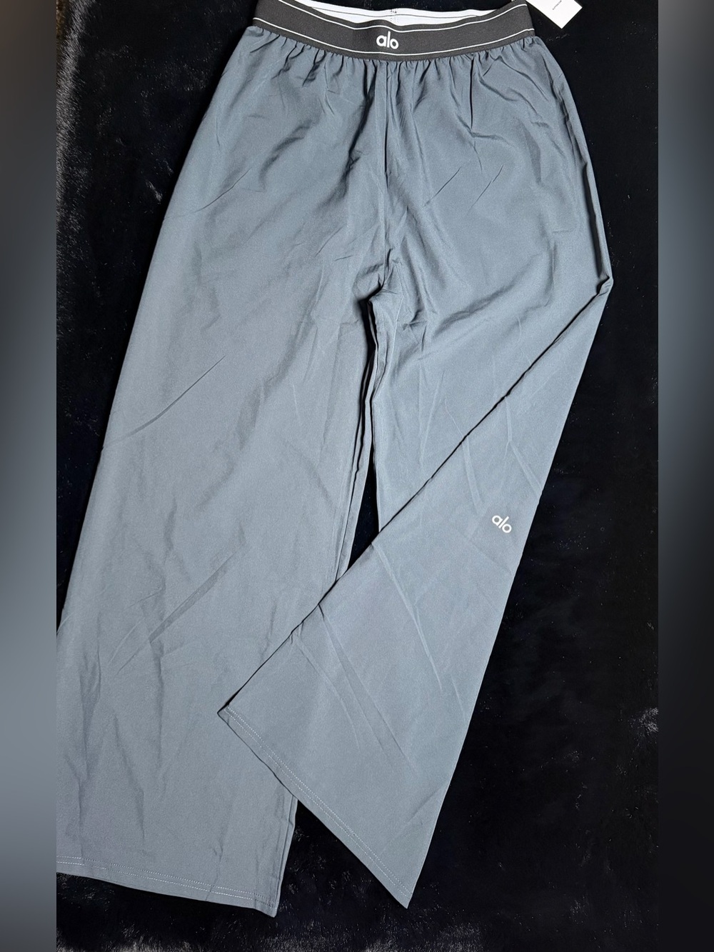 ALO Yoga Men’s Slate Gray Wide-Leg Jogger Pants with Logo Waistband